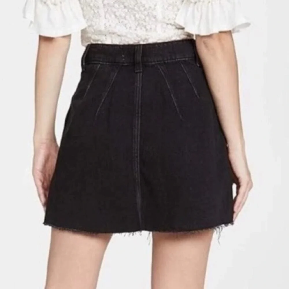 We The Free Cosmico Flirt Jean Mini Skirt Womens Size 30 Pleated‎ Denim Raw Hem